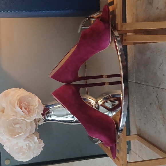 Vince Camuto size 10. Maroon asymmetrical peep toe heels. Brand new,never worn. - Picture 7 of 9
